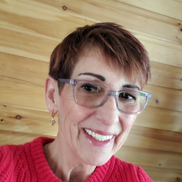 Meet your Posher, Sharon - Picture 4 of 4